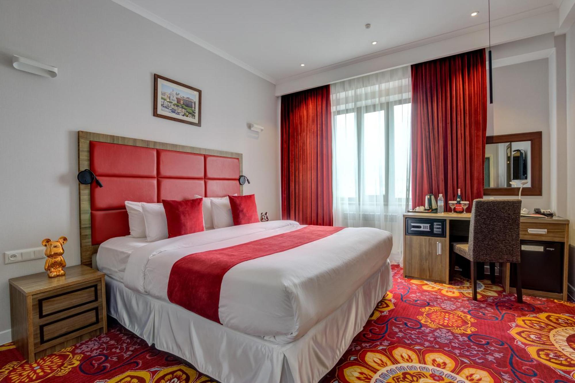 Garden Hotel & Spa Bișkek Exterior foto